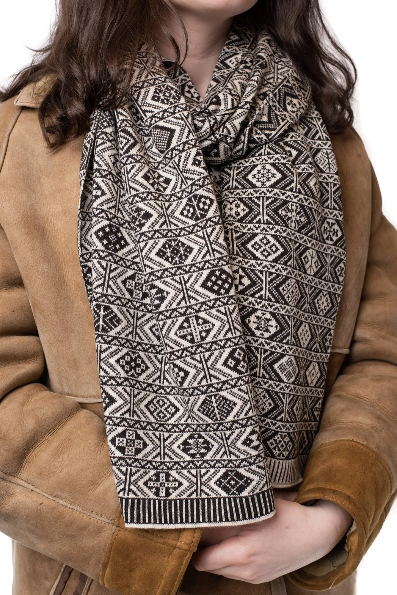 Design 1 - 2-colour Scarf in landmark design